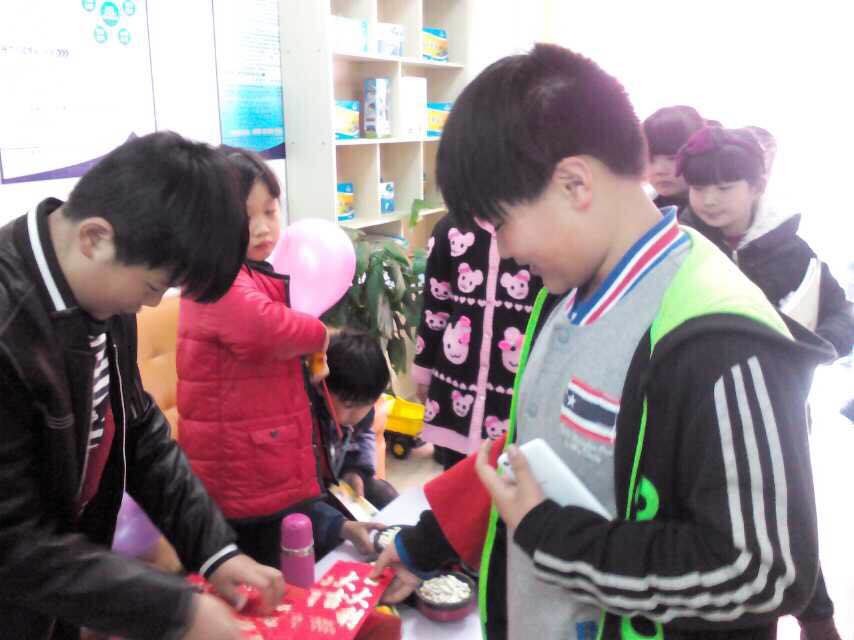 易視界和平店圓滿(mǎn)舉行店慶