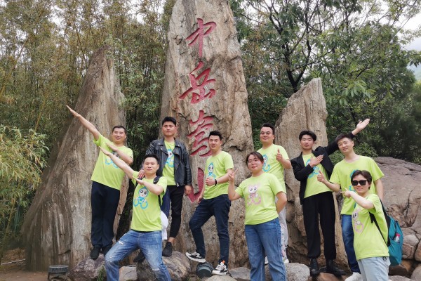 一路上開(kāi)心拍照的易視界小伙伴